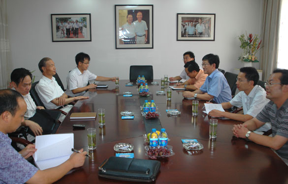 常州市委研究室向导一行十余人来ag真人国际集团调研