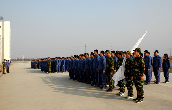 ag真人国际2011年新员工军训落下帷幕