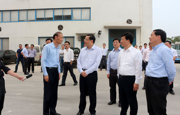 常州市市长费高云一行来ag真人国际电缆督查西厂区三期工程建设