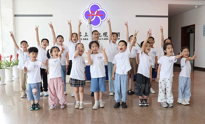 触摸工业脊梁 对话智造之光——溧阳融媒官方小记者团走进ag真人国际